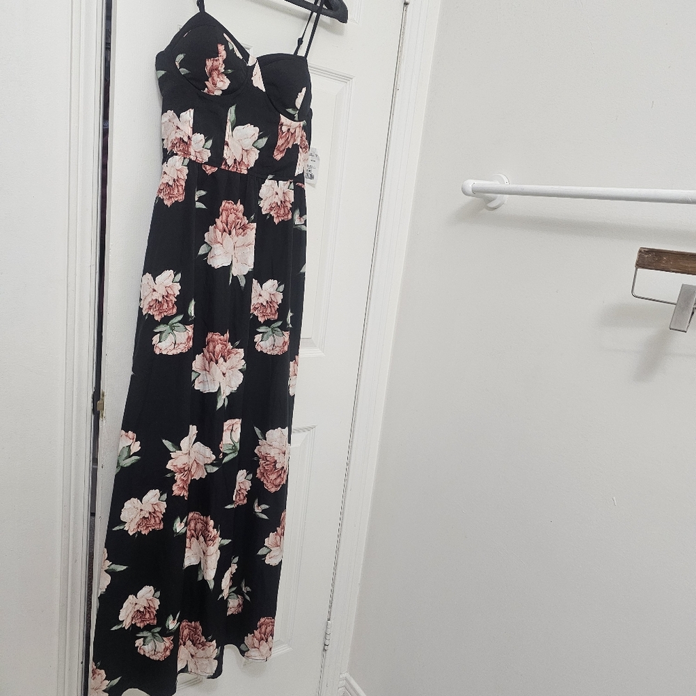 NWT Elegant Black & Pink Floral Maxi Dress with Sweetheart Neckline Sz M - Picture 12 of 12